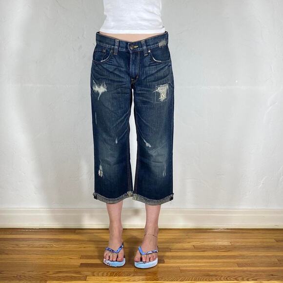 Edwin distressed capri jeans m